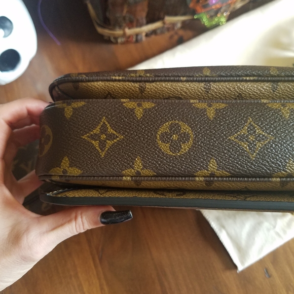 NEW! Louis Vuitton Pochette Metis Reverse Monogram - Picture 8 of 16